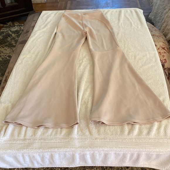Free People Movement fabulous stretchy flared pants w/ great pockets - Picture 10 of 14